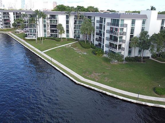 4th image of 900 River Reach Dr APT 312