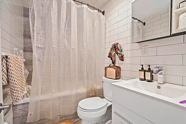 Rented by Daniel Gale Sotheby's International Realty | media 22