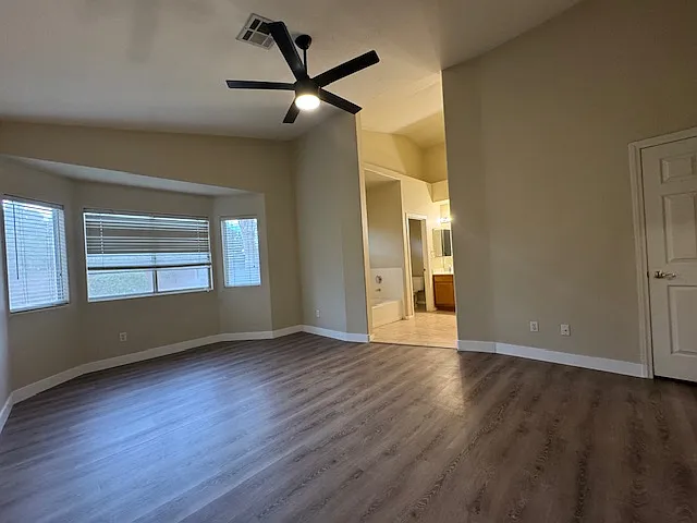 509 First Light St — Photo 14