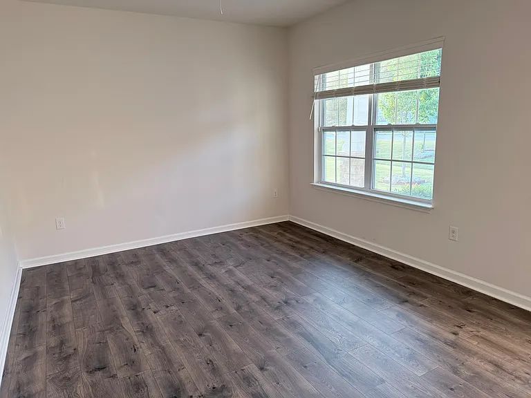 161 Long Meadow Ln — Photo 3