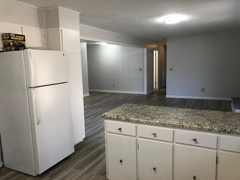 909 Martingale Dr — Photo 4
