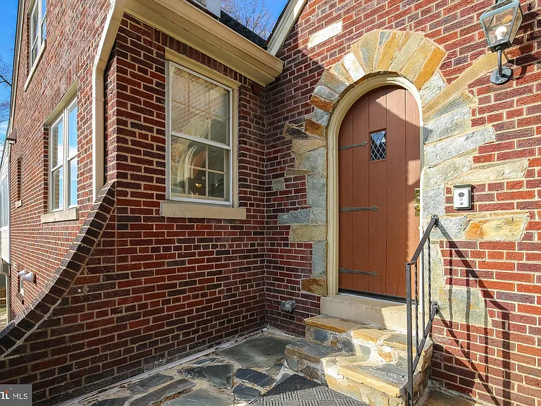 10202 Frederick Ave — Photo 34
