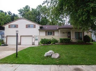 3611 Shepherd Ln, Manitowoc, WI 54220