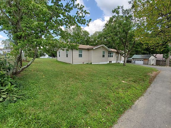 2nd image of 100 Merrywood Ln