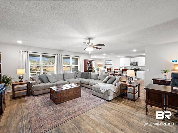 3rd image of 8299 Ogilvy Ct