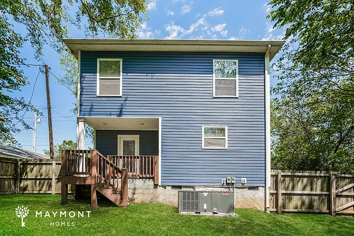 1144 E College St — Photo 13