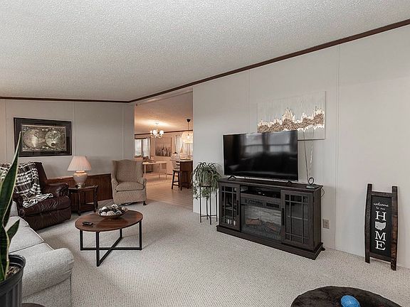 4th image of 156 Ashwood Dr