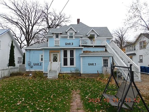 Back of House. Unit 3 is on the top level.
