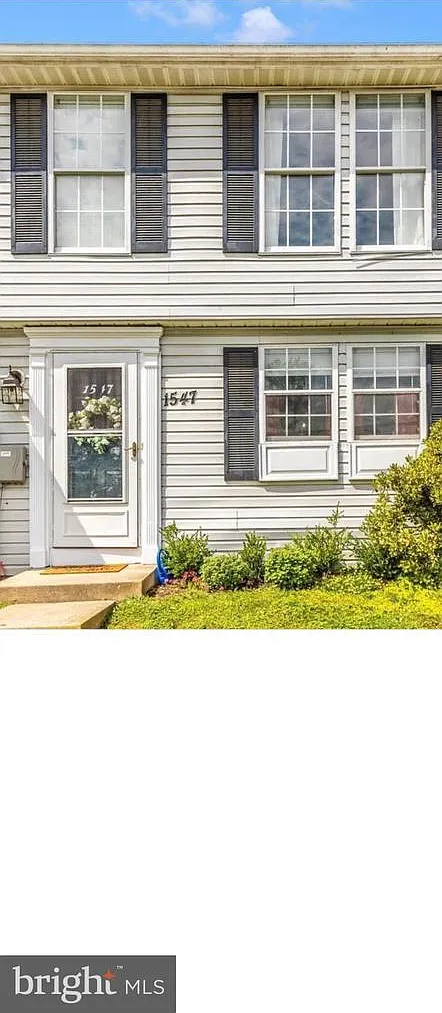 3 bed, 1560 sqft, $1,800 — Photo 1