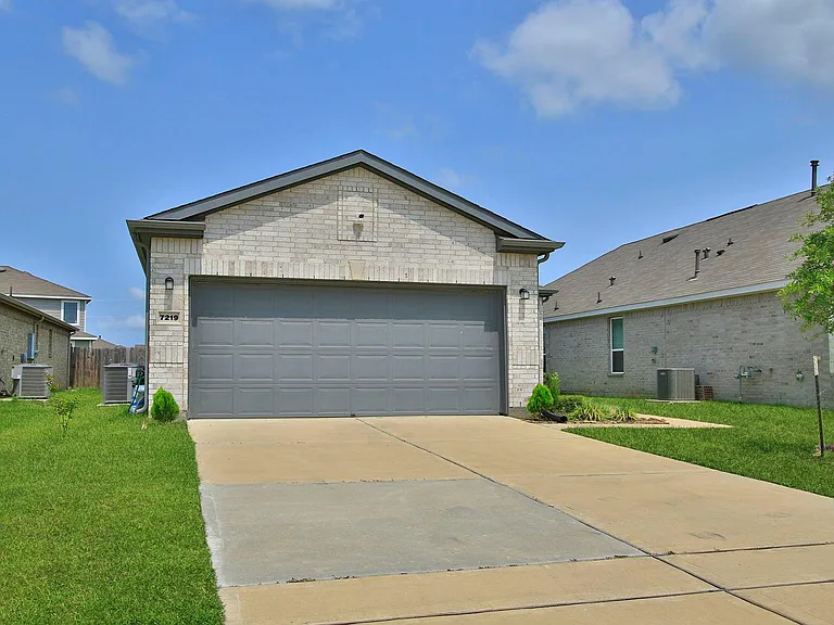 7219 Bakersfield Ct — Photo 2