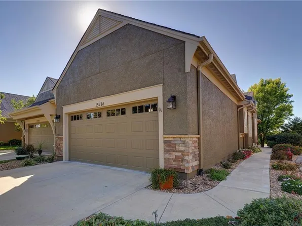 15716 Lowell Ln, Overland Park, KS 66223