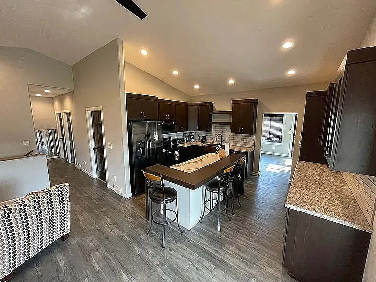 210 E Juniper Ave — Photo 6