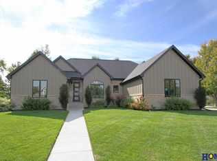 7501 Stevens Ridge Rd, Lincoln, NE 68516