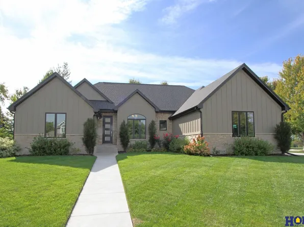 7501 Stevens Ridge Rd, Lincoln, NE 68516