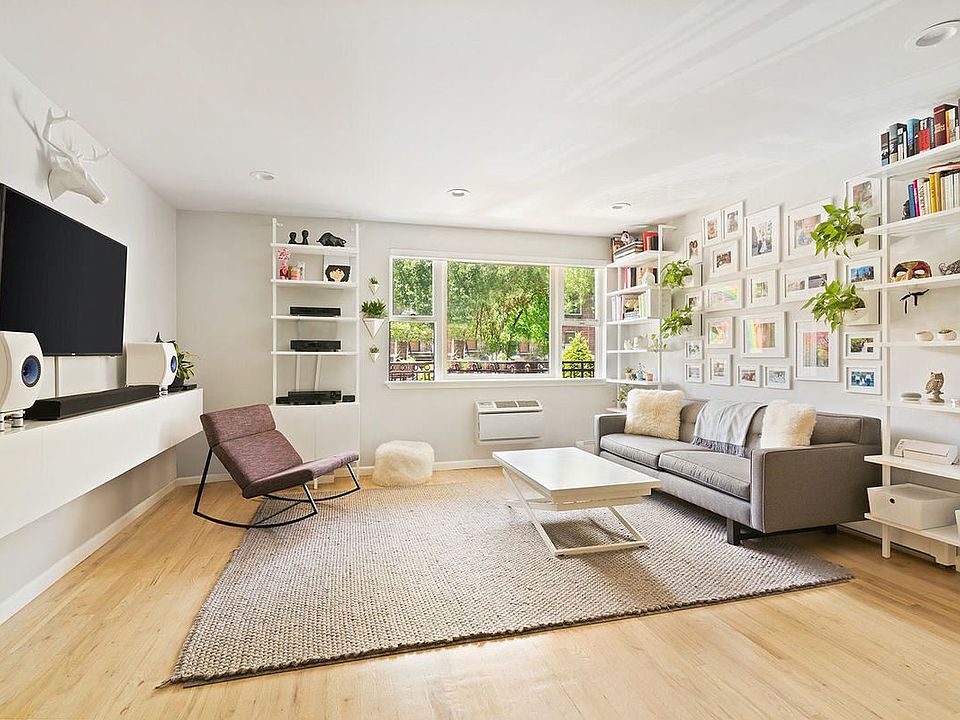1st image of 587 17th St APT 1L