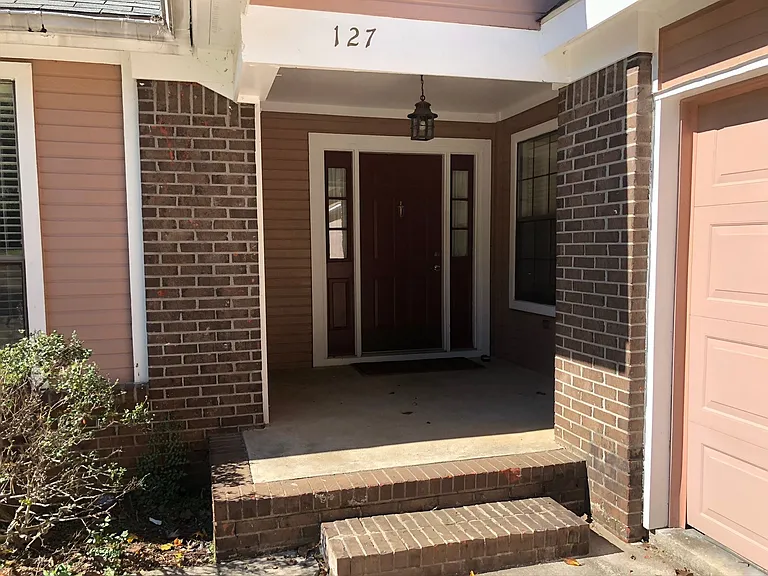 127 Philadelphia Dr — Photo 3