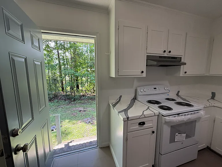 112 N Cox Ave #4 — Photo 5