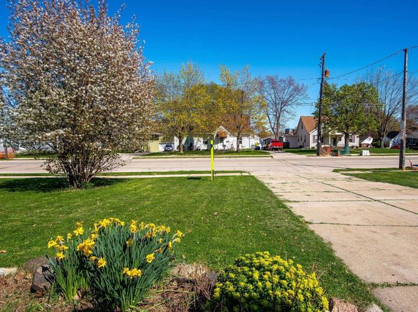 1022 S Ridge Rd, Green Bay, WI 54304