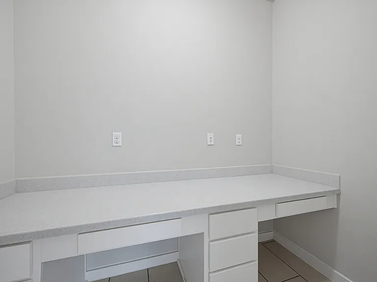 1012 Pasadena St — Photo 10
