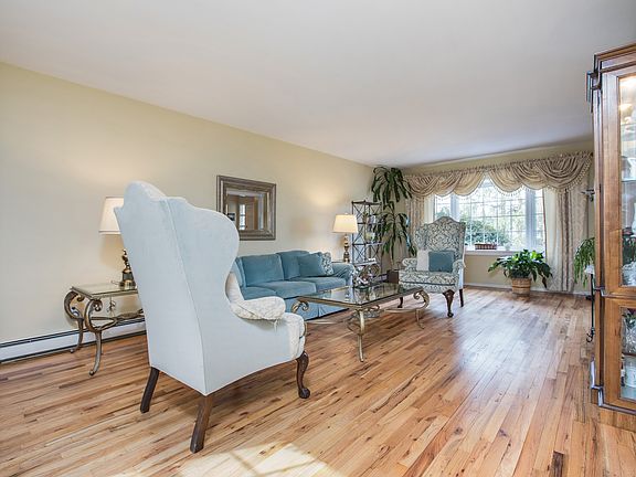 5th image of 2322 Vista Ct