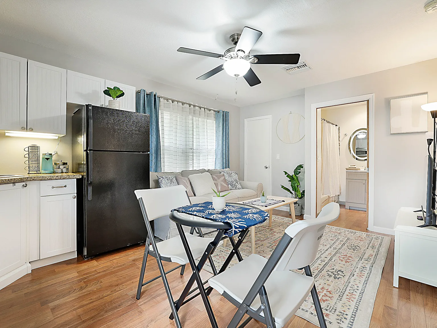 11545 Sunset Blvd — Photo 3