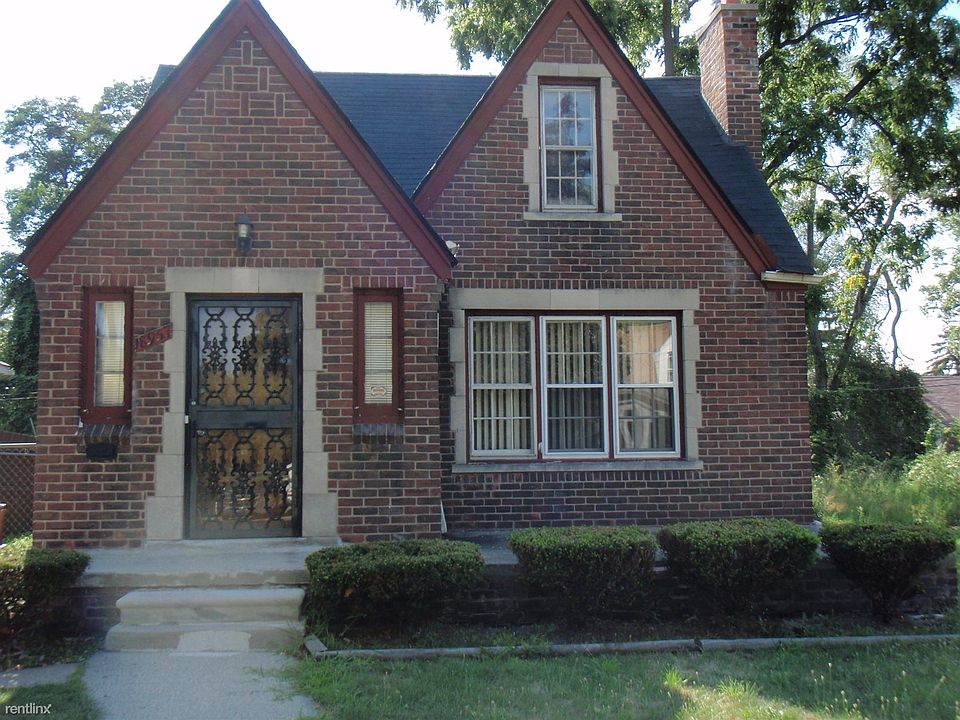 Great curb appeal house on a very nice block.