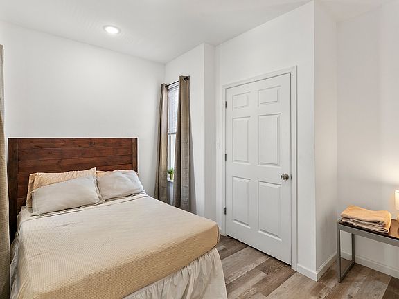 5th image of 1711 Edgley St Floor 1