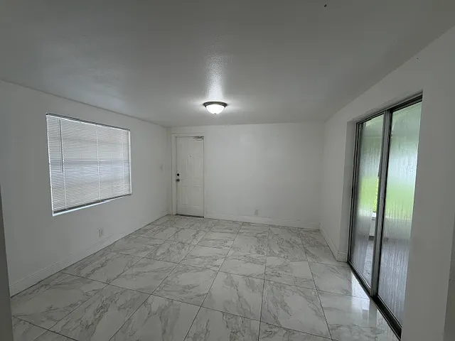 1307 W Hollywood St — Photo 9