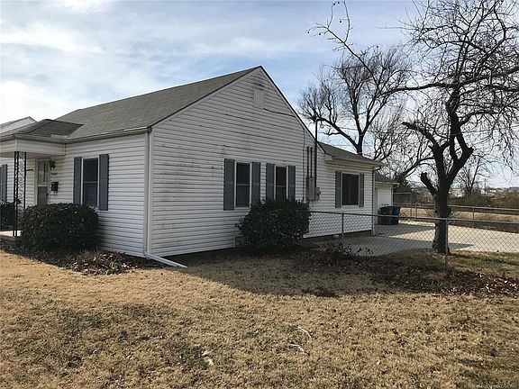 4th image of 5004 S 36th Ave W