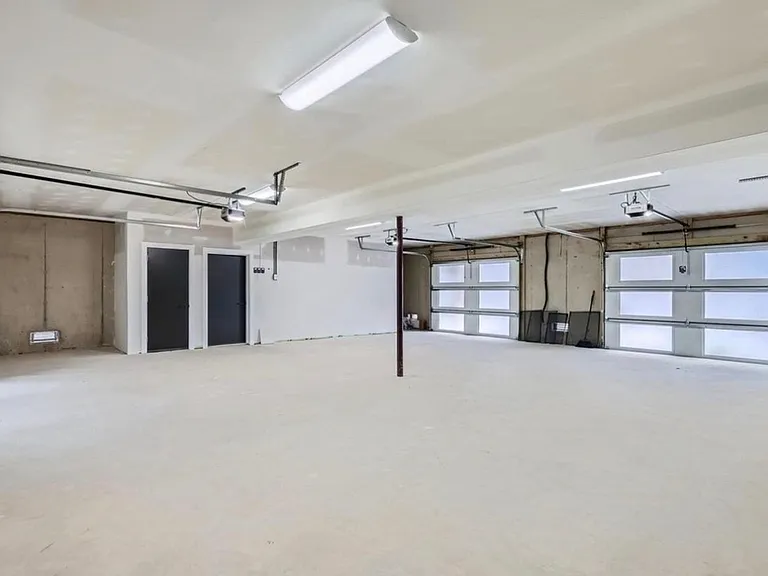 6931 River Dr — Photo 43