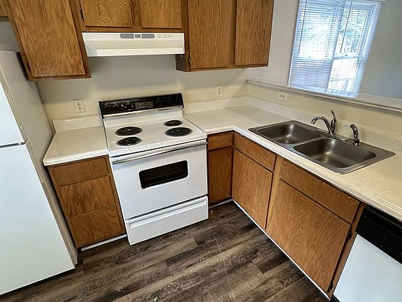 5th image of 2938 Faversham Pl