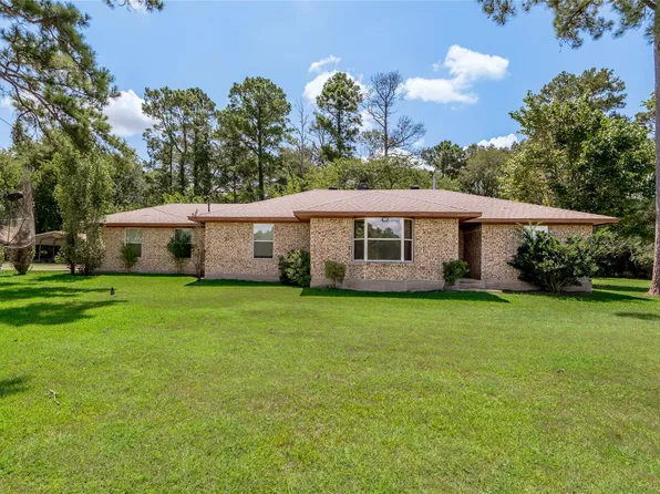 65 Paisano Ln, Huntsville, TX 77340