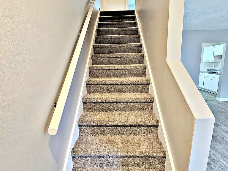 Avalon Cove Townhomes — Photo 28