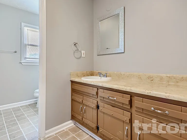 130 Southwood Ct — Photo 12