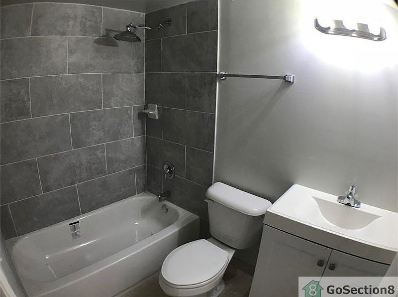 1st image of 550 SW 2nd Ave APT 229