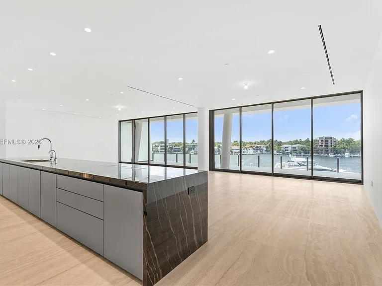 5 Grove Isle #S330 — Photo 6