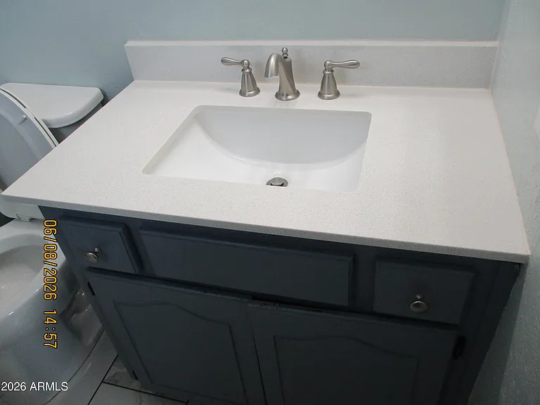 201 Meadows Dr — Photo 9