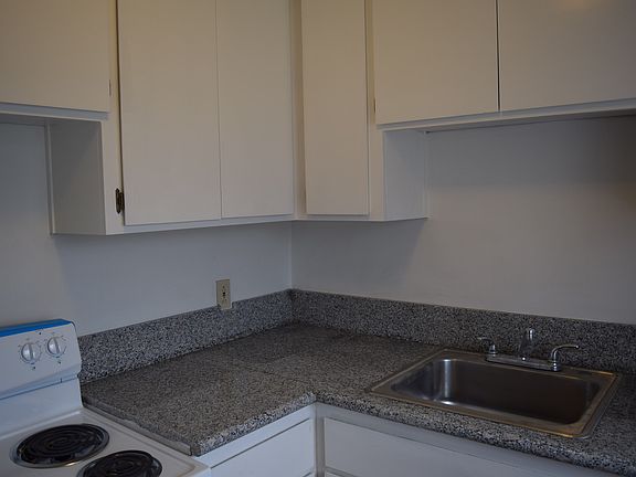 2nd image of 1701 San Joaquin St #6