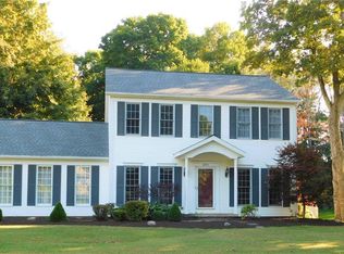 8243 Garfield Dr, Garrettsville, OH 44231