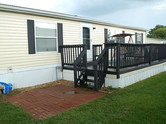 3rd image of 11218 Chestnut Sq