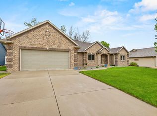 216 Deforest Dr, Kaukauna, WI 54130