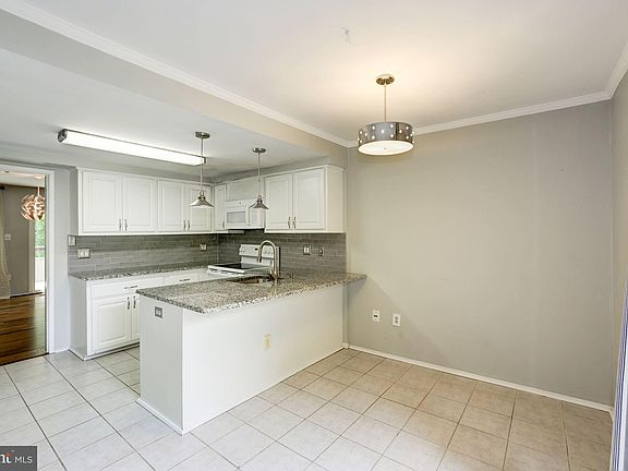 4th image of 3172 Colchester Brook Ln
