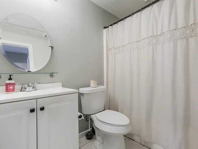 10122 Waterstone Dr — Photo 16