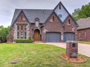 5136 S Columbia Pl, Tulsa, OK 74105