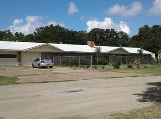 1049 Stephen F Austin Blvd, Dime Box, TX 77853