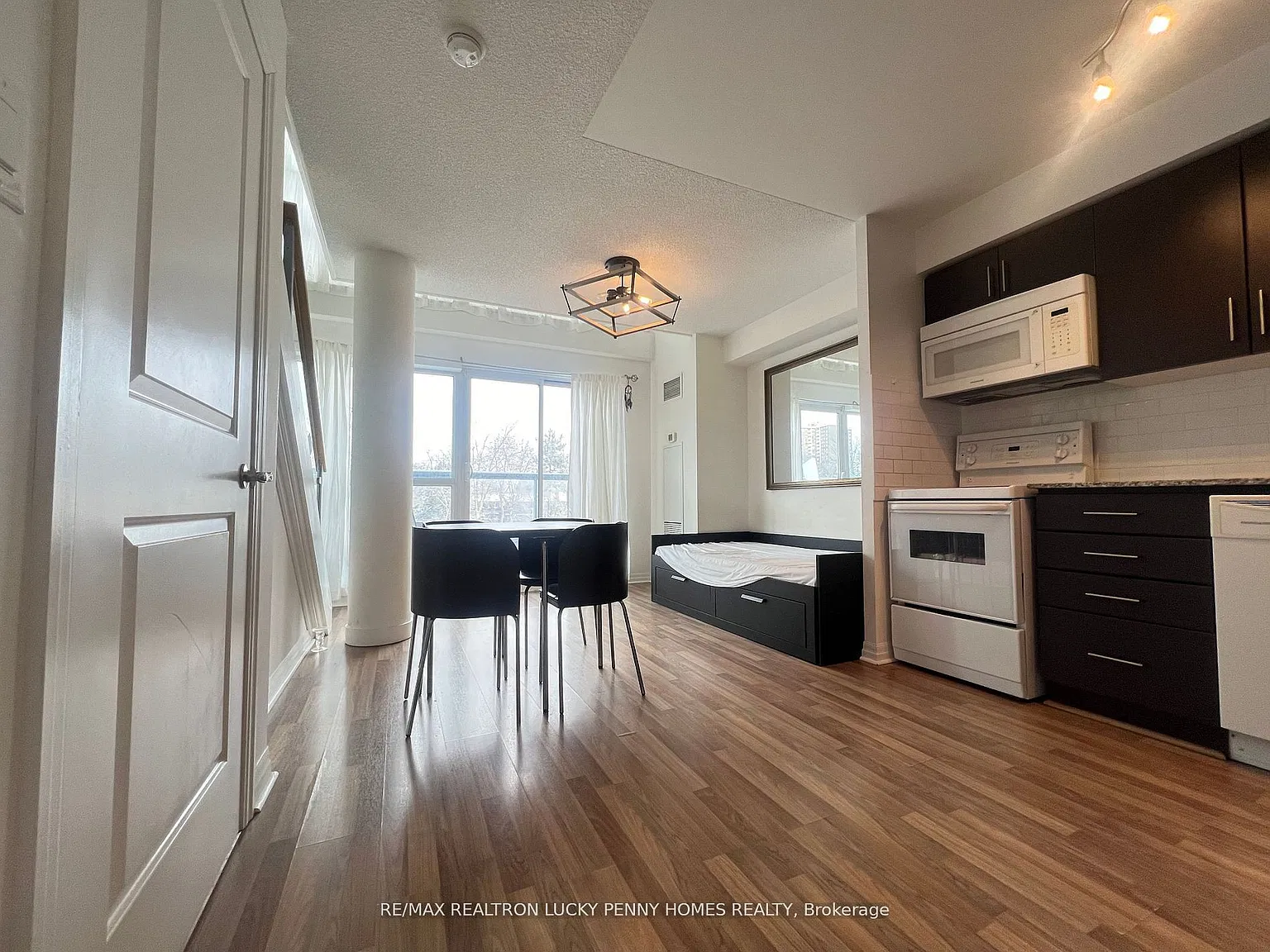 1 bed, $2,200 — Photo 3