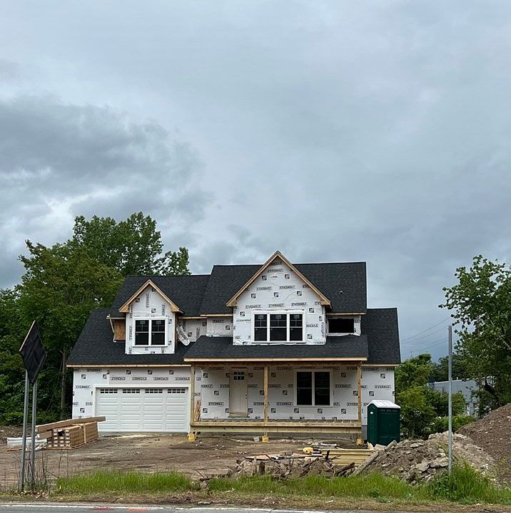 2nd image of 68 Fall River Ave