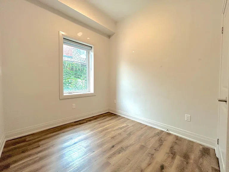 837 King St E #203 — Photo 11