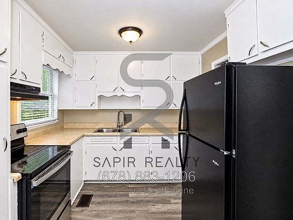 5th image of 225 Glenrose Cir SW