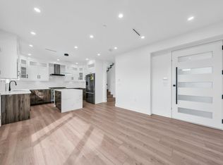 3344 Adanac St #2, Vancouver, BC V5K2P3